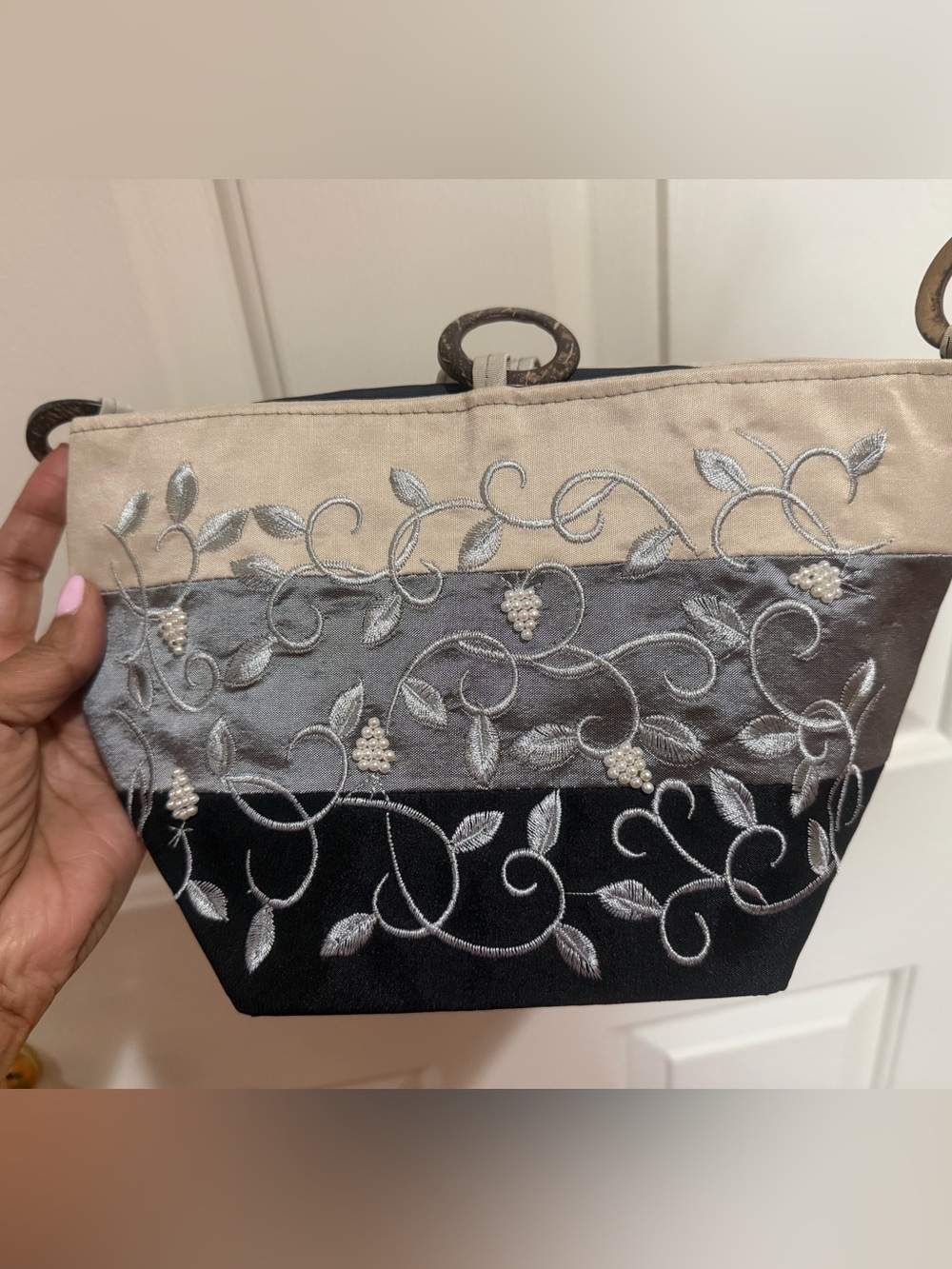 NEW Women’s Embroidered Tri-Tone Wristlet Bag – Beige Gray Black in Thai Silk - Picture 5 of 7